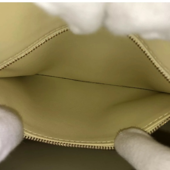 Authentic Louis Vuitton Yellow Vernis purse bag - Picture 6 of 10